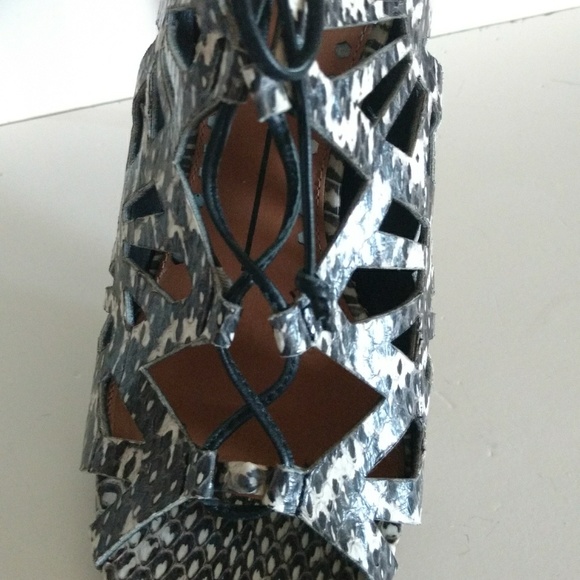 Dolce Vita snake print heels - Picture 3 of 6